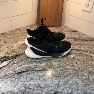 Lululemon blissfeel running sho like new size 7.5
